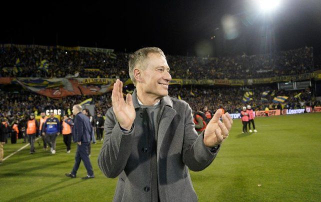 Ariel Holan piensa el equipo que jugará en Junín. El DT de Central tiene todo para repetir los once.