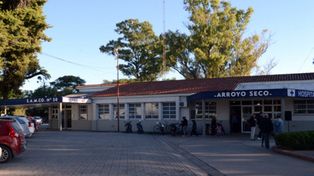 Le disparó con una escopeta a su ex mujer por la espalda tras intentar prenderla fuego