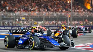 Franco Colapinto, adelante de Checo Pérez en un comienzo espectacular en Singapur. Gran tercera carrera del argentino en Fórmula Uno.