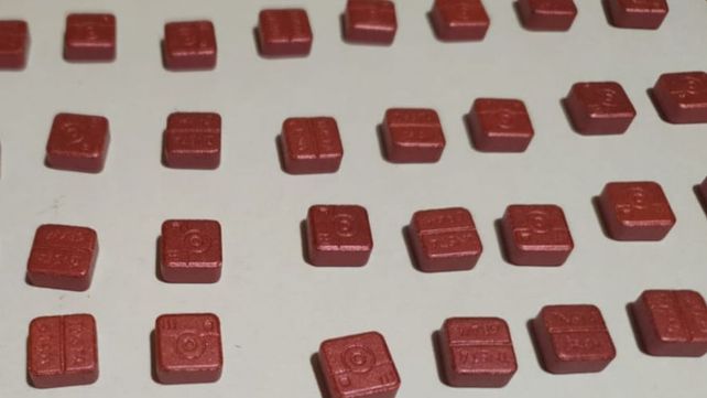 Pastillas de éxtasis secuestradas con el logo de Instagram.