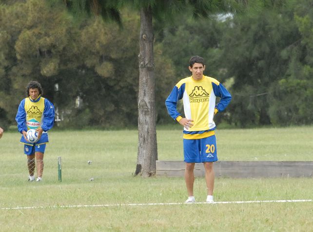 Di María se entrena en Palos Verdes y Gorosito lo sigue. Pipo también tuvo la suerte de dirigirlo.