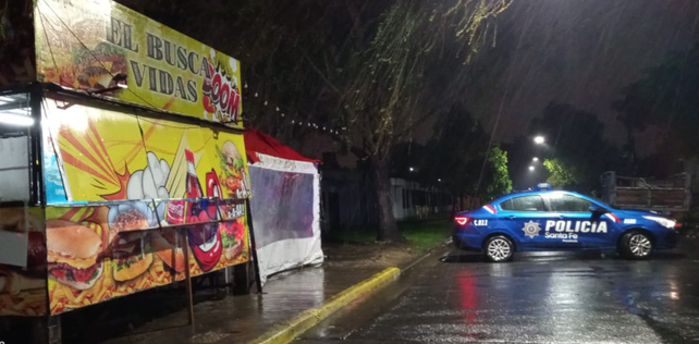 Crimen en el carrito de Pellegrini y Francia. La policía trabaja en el lugar donde mataron a Brandon Ariel Lima