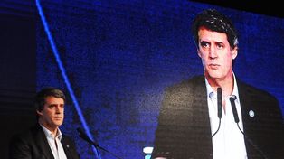 Prat Gay dijo que el gobierno no pueden afrontar el cambio en Ganancias que pide la oposición