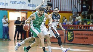 Atenas vapuleó a un Colón que sigue en picada en la Liga Argentina