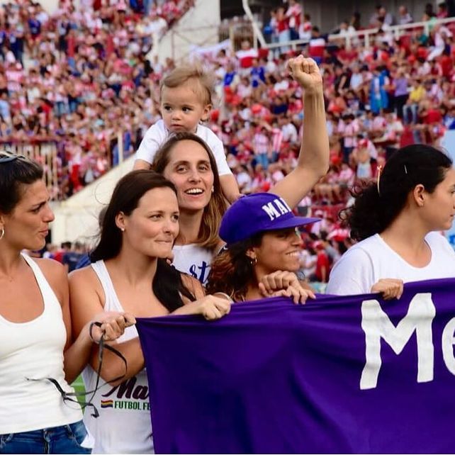 Una vez más, las mujeres pararon la pelota en la playa