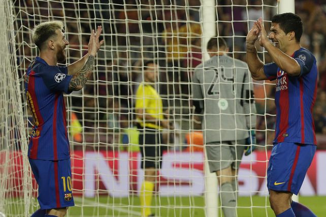 Barcelona goleó a Celtic por 7 a 0, con tres de Messi