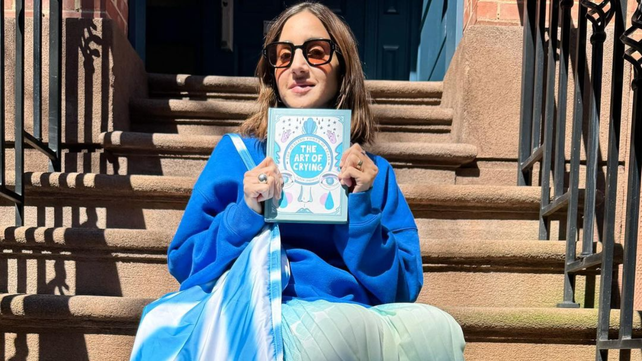 Pepita Sandwich con la versión en inglés de su libro