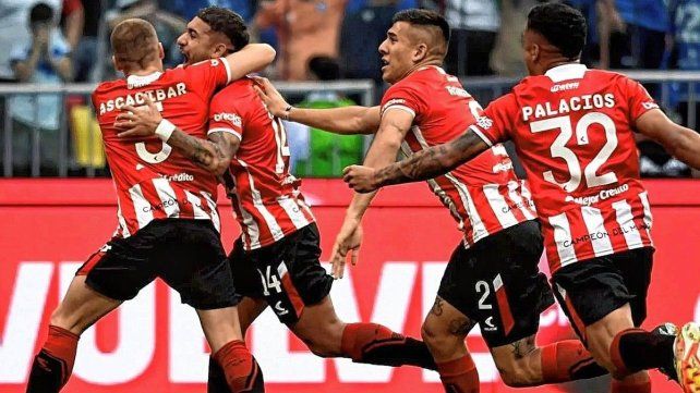 Estudiantes venció por penales a Vélez y se consagró campeón de la Copa de la Liga