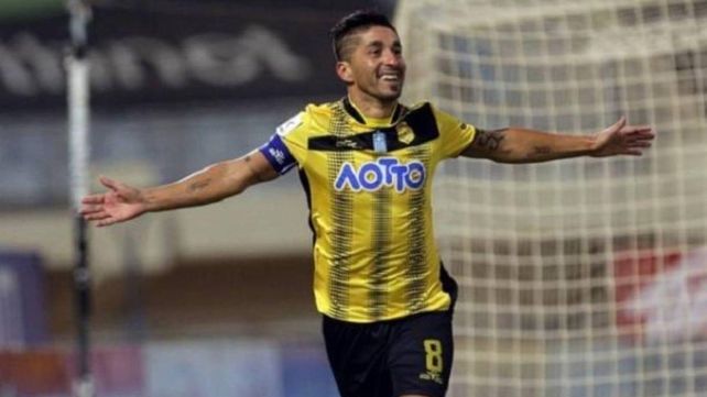 Debutó en Newells, se fue libre, estuvo por dejar el fútbol y alcanzó el éxito en Grecia