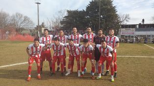 Los once de arranque. El equipo firmatense que conduce Luciano Raposo se llevó un triunfazo de Alcorta.