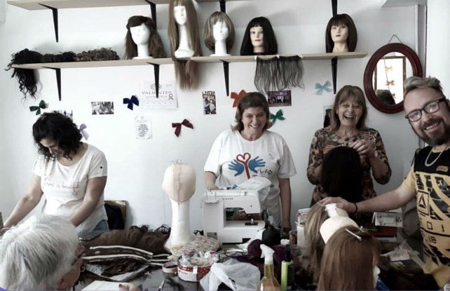 El banco de pelucas de San Lorenzo cuenta con peluqueros, estilistas y maquilladoras.