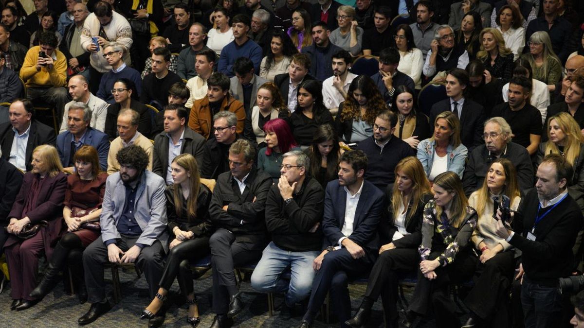 Políticos en redes: la carrera por la intendencia, las manos cortadas y el PJ tirando
