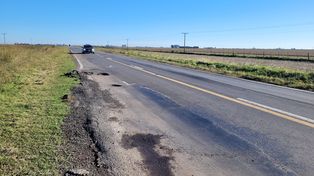 El estado de abandono de las rutas nacionales pone en riesgo la seguridad de las personas que la transitan a diario.