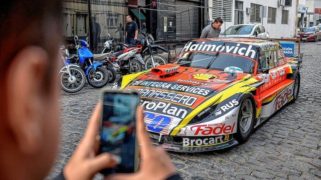 Este jueves los fanáticos del TC tendrán la oportunidad de sacarse fotos con la copa