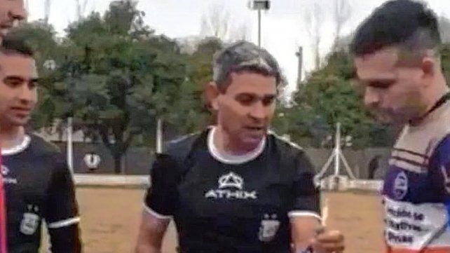 El repudiable e insólito sorteo del árbitro de una liga amateur que se hizo viral El repudiable e insólito sorteo del árbitro de una liga amateur que se hizo viral