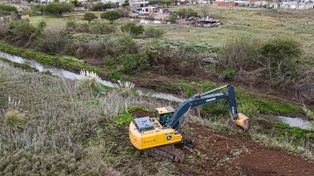 Obras hídricas: se realizan trabajos de limpieza de canales troncales