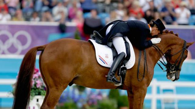 Una holandesa decidió retirarse de los Juegos Olímpicos para salvar a su caballo