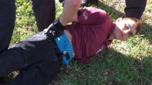 Una especie de paria en una sociedad pistolera