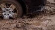 Cómo actuar cuando el auto patina o se queda atascado en el barro