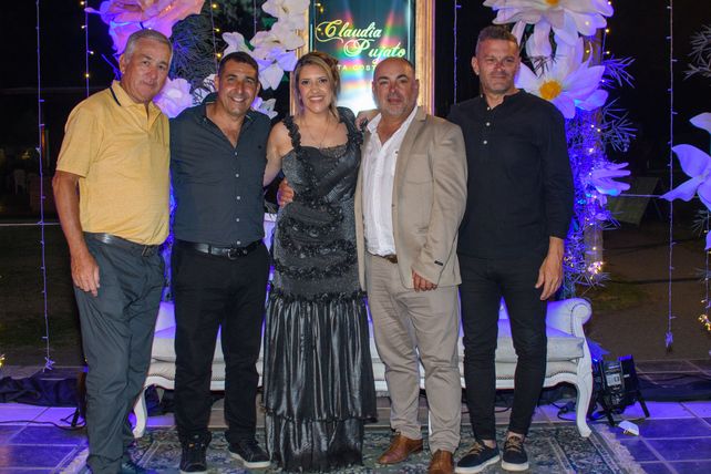 César Perguer, Beco Cassinerio, Claudia Pujato, Anibal Ferrari y Luciano Raffaeli.  