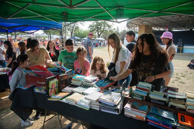 Villa Gobernador Gálvez. La Feria del libro se desarrollará este viernes