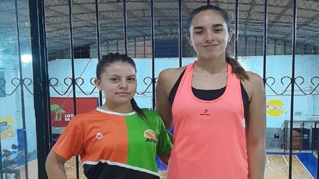 Alaia Whaigandt (izquierda) logró un triple doble y Fiorella Bustos (derecha) un cuádruple doble.