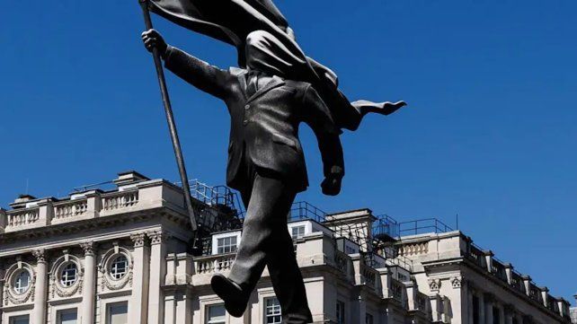 Apareció una misteriosa estatua de Banksy en el centro de Londres