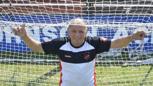 Titina Álvarez, en la cancha de Patronato. Su lugar en el Mundo.