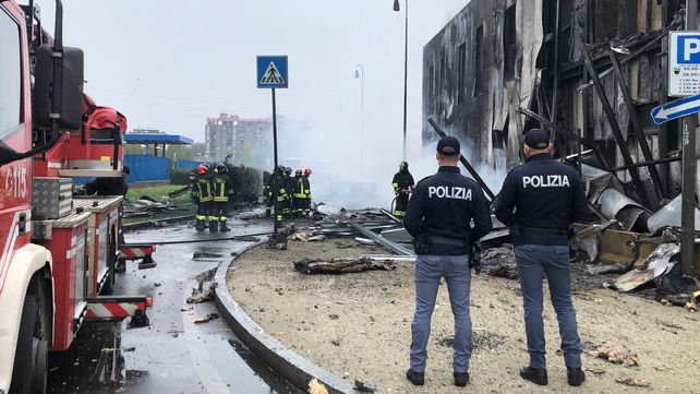 Se estrelló cerca de Milán la avioneta de un multimillonario, que murió junto a otras siete personas