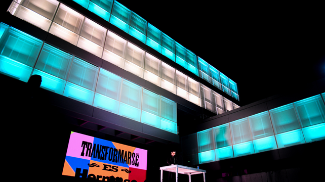 Transformarse es hermoso. La nueva fachada del Cultural Fontanarrosa