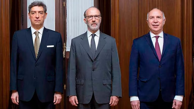 Los tres integrantes de la Corte Suprema consideraron inadmisible el recurso del gobierno de Milei.&nbsp;