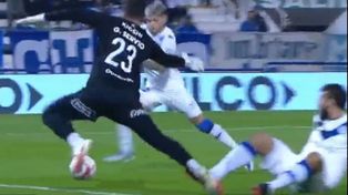 Pratto ya se la sacó a Servio y Orellano la recibe servida para convertir.
