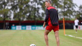 &nbsp;Lucas Bernardi ya tomó el mando del primer equipo de Newell’s en el Centro Griffa, para zafar de una situación que altera los ánimos.