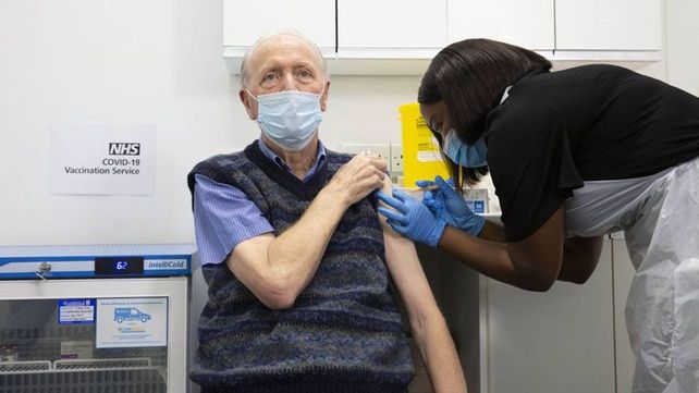 La vacunación con dos dosis alcanza un 80% de la población británica. Pero el número de casos diarios supera los 40.000.&nbsp;
