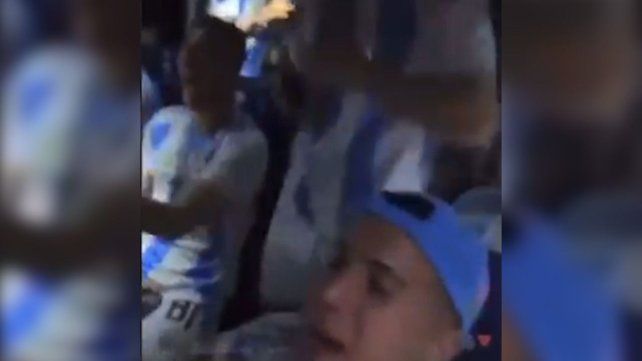 Francia denunciará a la selección argentina por una canción racista y homofóbica