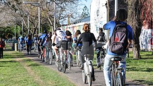Pedaleada y tango, la fórmula que busca revalorizar la historia local