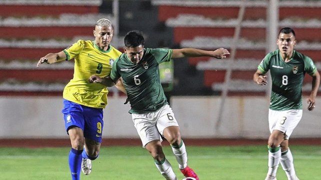 Bolivia está obligado a ganarle a Brasil y esperar una mano de Colombia.