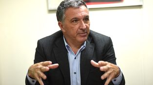 La dirigencia, liderada por Astore, apunta a conseguir DT lo antes posible.