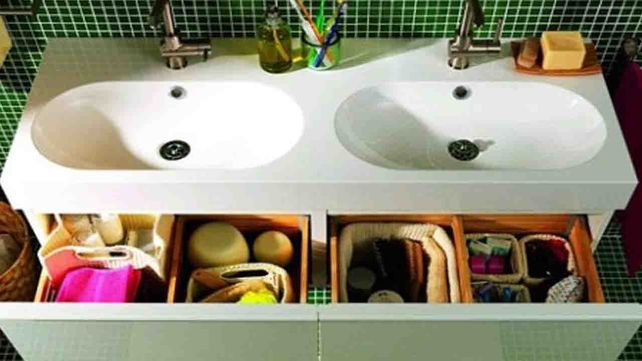 Qué 6 artículos que NO debes guardar en el baño