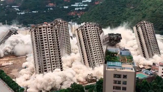 La demolición de 15 rascacielos en simultáneo en la ciudad de Kunming