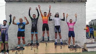 Uno de los podios de las categorías de ciclismo que formaron parte.