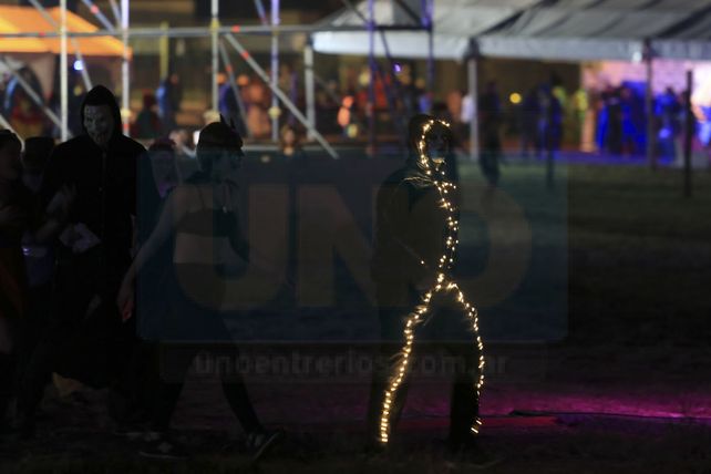 El segundo envío de las fotos en la Fiesta de Disfraces 2018