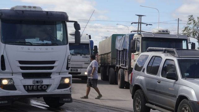 La congestión del transporte ya se empezó a ver sobre la ruta 10 este lunes. Mañana promete ser peor.&nbsp;