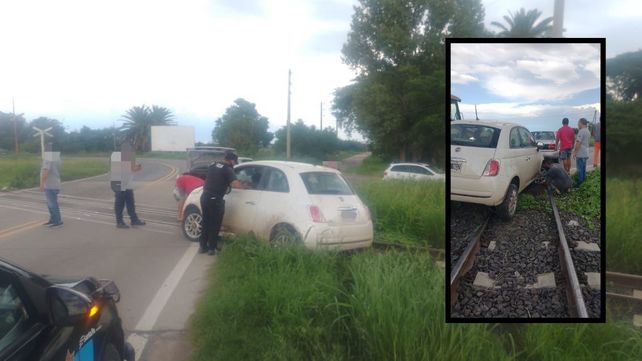 El hecho ocurrió este sábado en la Curva Fraga. La Policía intervino y solicitó una retroexcavadora para retirar el vehículo y restablecer el tránsito.