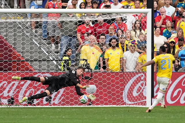 El jugador de Central Jáminton Campaz convirtió su penal