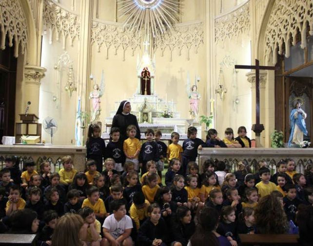 Incansables. Bajo el lema “150 años con el fuego de Dios”