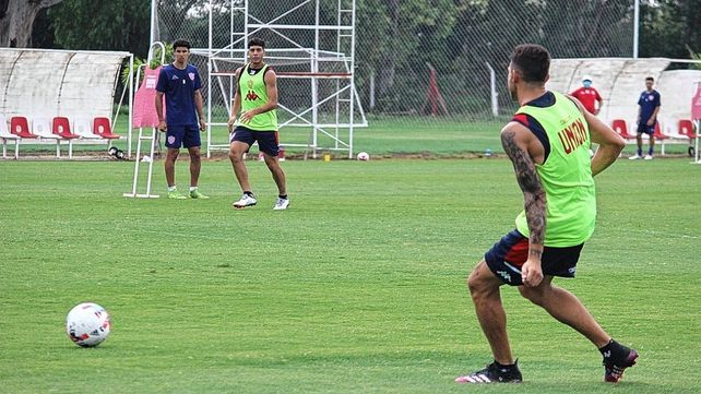 Unión trabajará toda la semana en Santa Fe pero concentrará en Esperanza antes de jugar con Newells.
