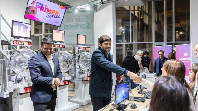 Pullaro: Bajamos el gasto político y público para invertir en que las clases media y baja puedan acceder a su vivienda