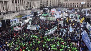Sindicatos protagonizaron una marcha multitudinaria cuando se aprobó la reforma de Ganancias en el Congreso.