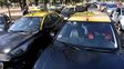 Los titulares de taxis dicen que de no poder renovarse el 70% de esas 360 licencias, muchos choferes se van a quedar sin trabajo y se generarán conflictos laborales